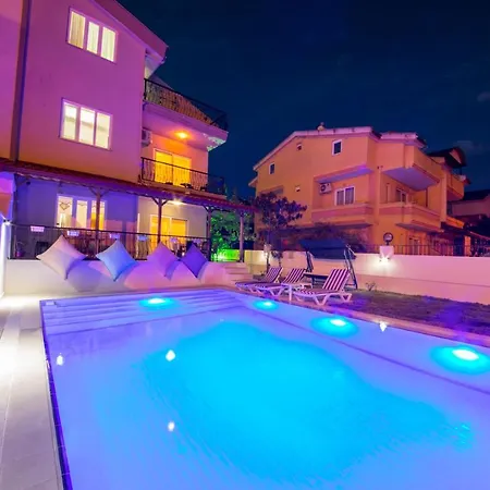 Smyrna Daily Weekly Villa Marmaris